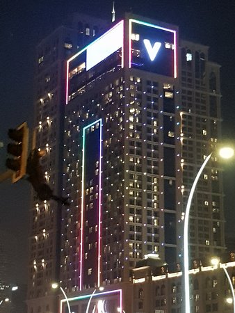 V Hotel Dubai, Curio Collection by Hilton